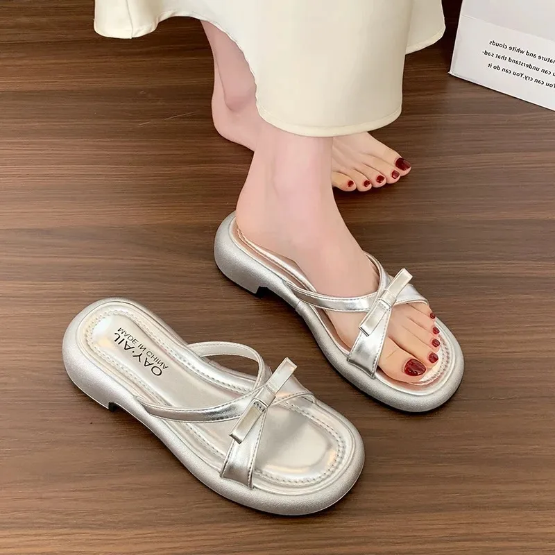 

Women Summer Fashion Bow Accent Slide Sandals Crisscross Strap Low Heel Non-Slip Sole Outdoor Beach Daily Casual Shoes