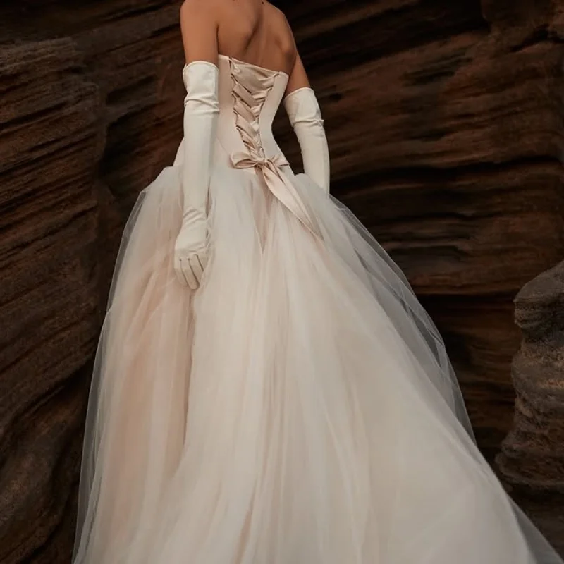 تخصيص لامعة العاج الأبيض السباغيتي الأشرطة تول فساتين الزفاف طبقات فساتين الزفاف صنع اللباس