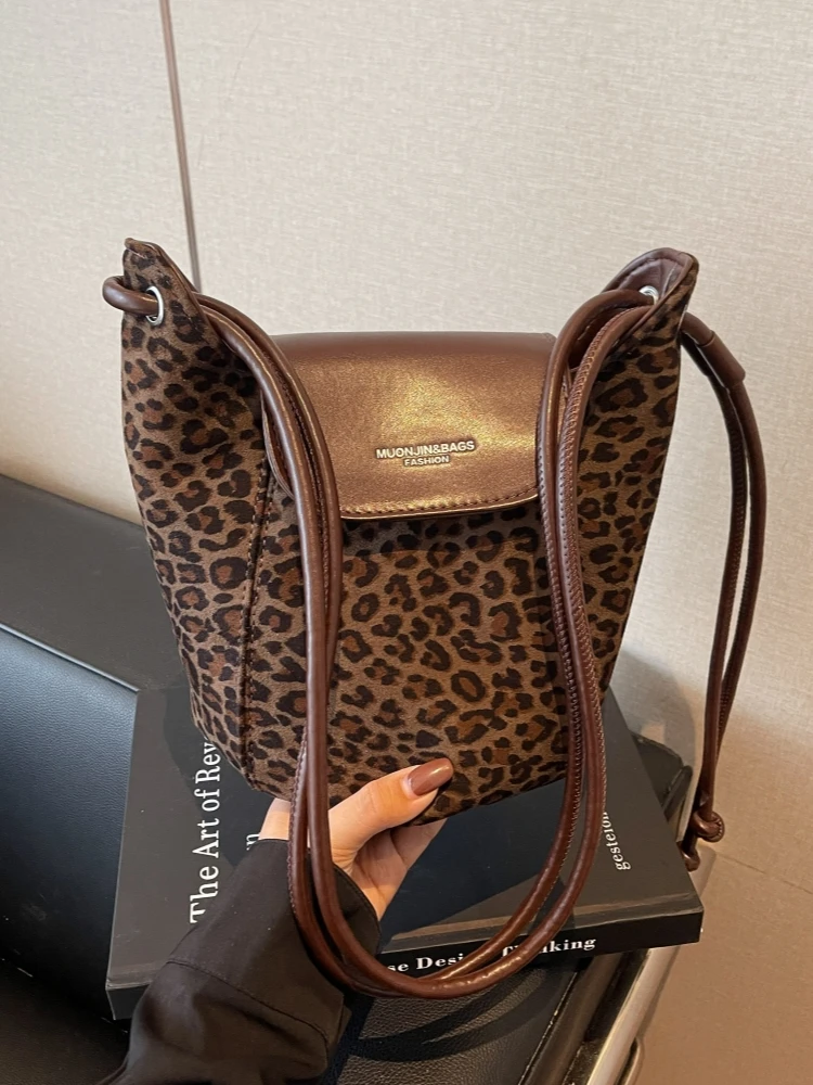

Faionable Buet Bag Women's Crossbody Bag Commuter oulder Bag Underarm Phone Bag Leopard Print Sli All-Match