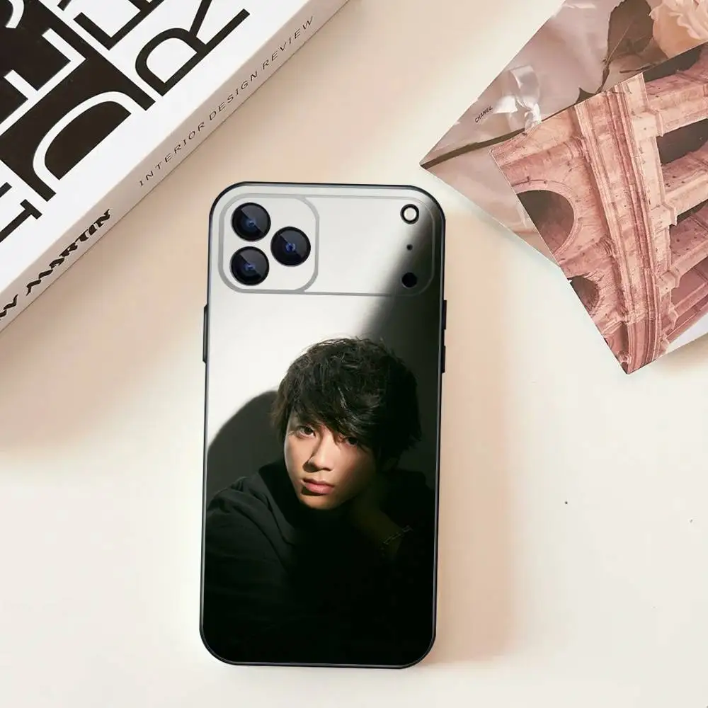 Etui na telefon Yamada Y-Yuki dla iPhone 17, 16, 15, 14, 13, 12, 11, Pro, Max, Plus, E, SE4, Air, Mini, czarne, precyzyjne dopasowanie otworów