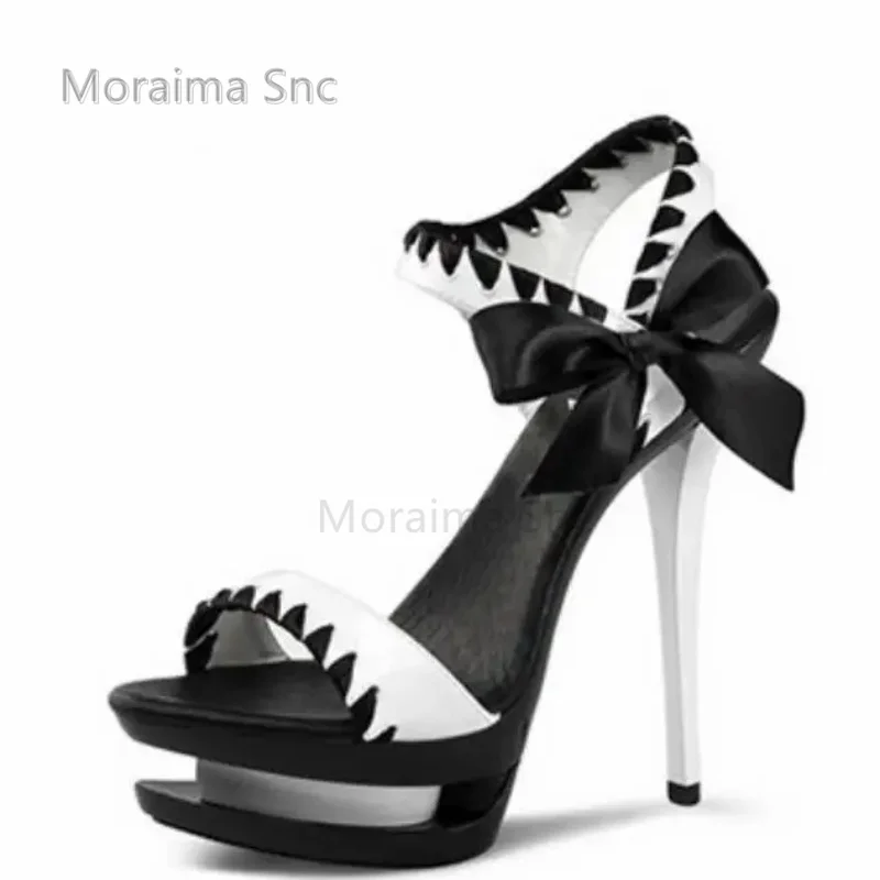 Sandalias de tacón de aguja con plataforma y Punta abierta para mujer, tacones altos con Nudo de mariposa de satén, charol negro y rojo, zapatos para banquete de noche de verano