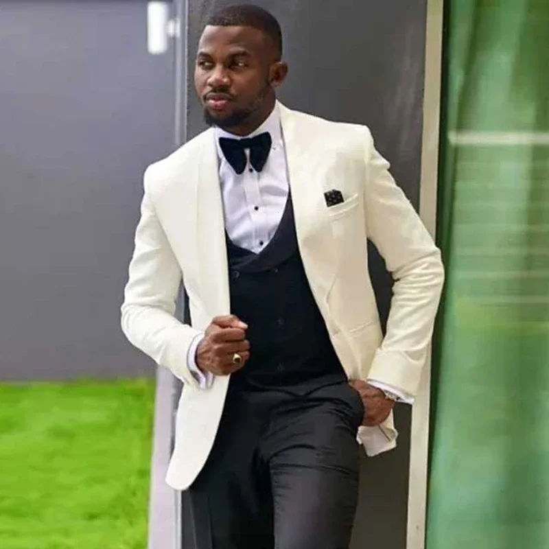 

3 Piece Groom Tuxedos For Wedding Slim Fit Men Suits African Male Fashion Costume Ivory Jacket With Black Pants Vest 2024