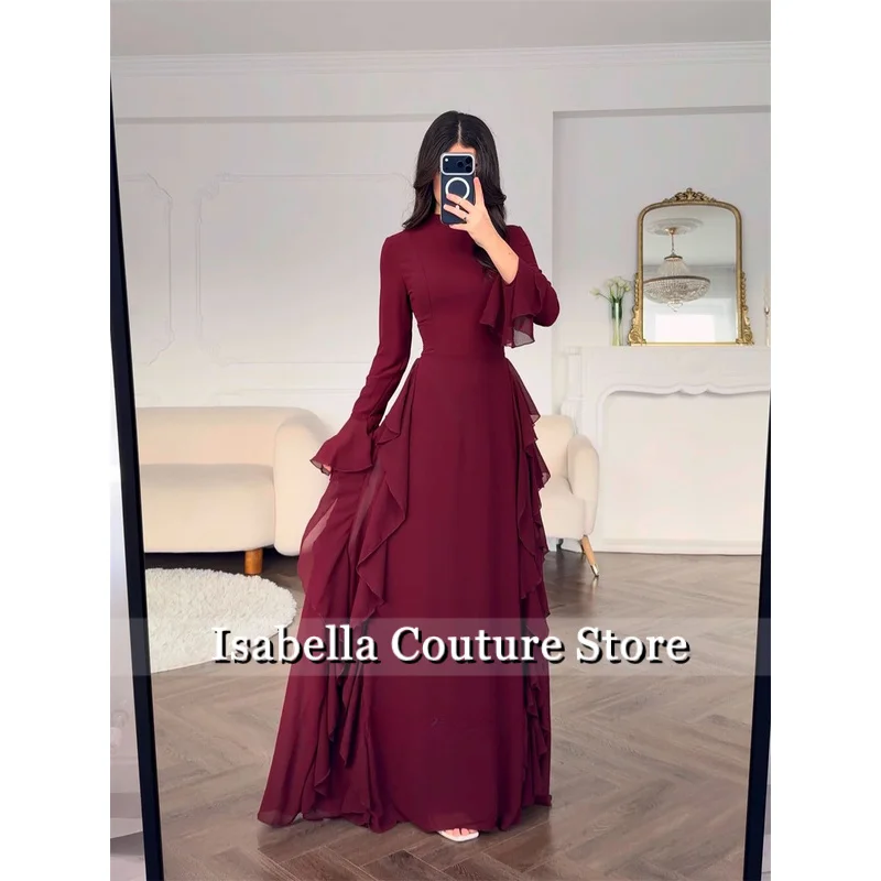 맞춤형 와인 레드. 공식적인 행사를 위한 고급스러운 여성 이브닝 드레스 러플 긴 소매 터틀넥 댄스 파티 드레스