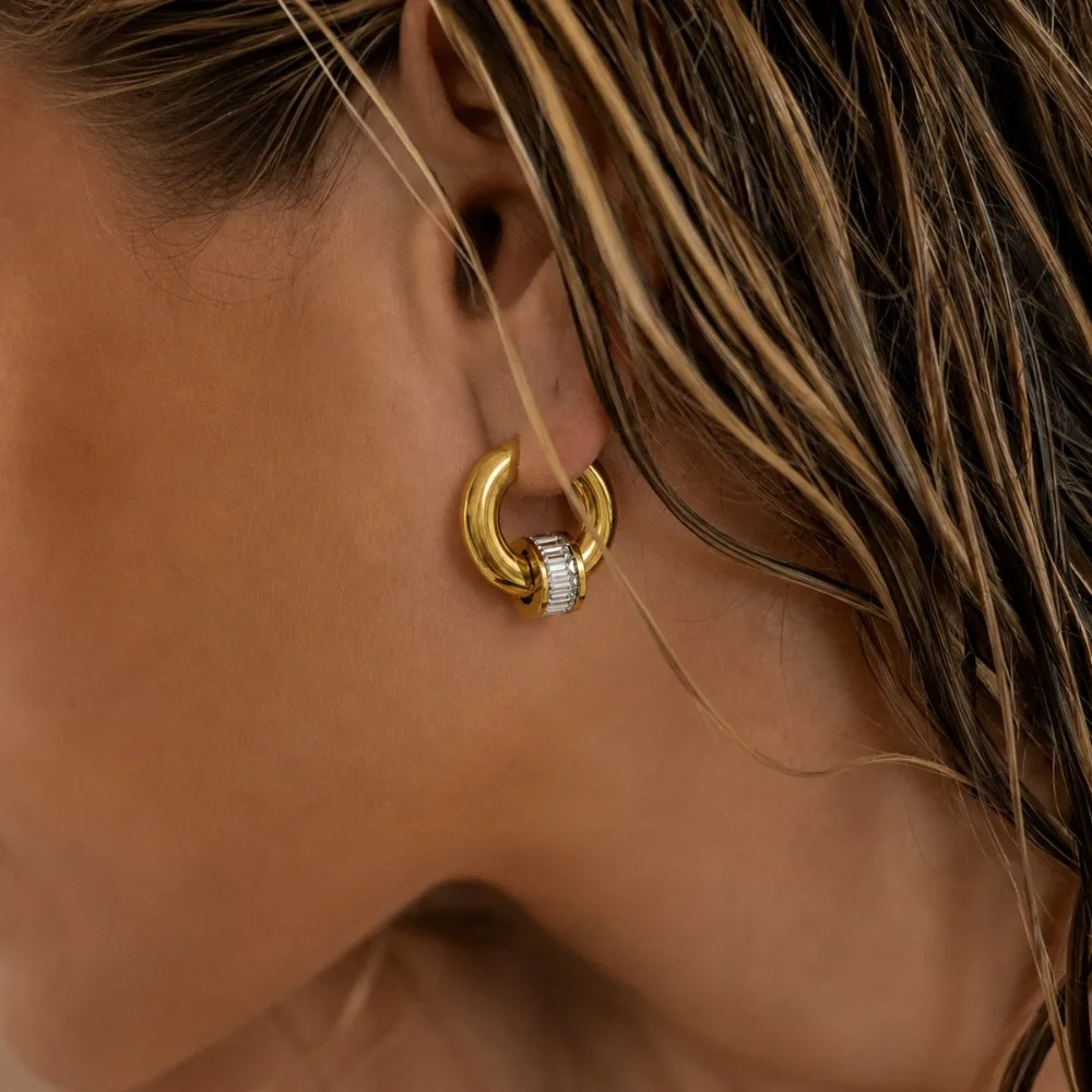 Minimalist Luxury Stainless Steel Thick C‑Shape Hoop Earrings Cut Zircon Rolling Bead Hoop Earrings for Women Jewelry Accessory