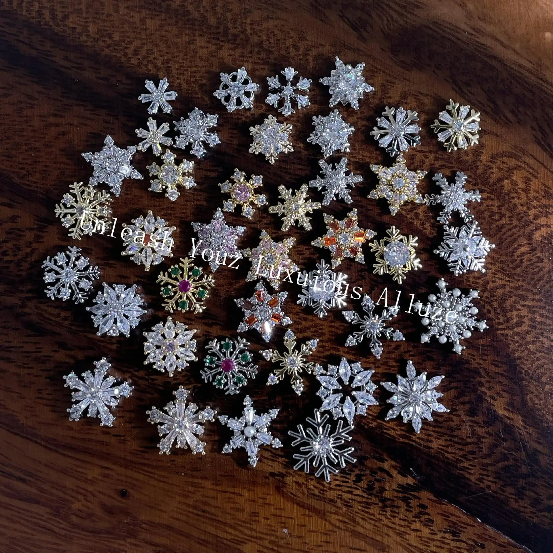 4 Uds. De Metal brillante, copos de nieve de Navidad, diamantes de imitación de circón, dijes para decoración de uñas, purpurina de lujo, joyería para uñas, decoraciones, uñas de diamante