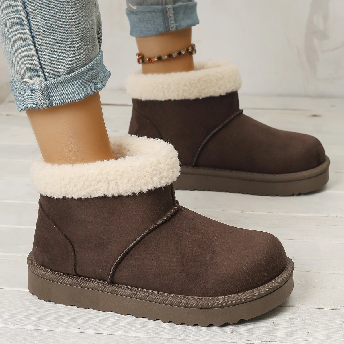 

Winter New Round Head Flat with Warm and Comfortable Non-slip Snow Boots Suede Muffin Bottom Short Tube Wool Cotton Boots