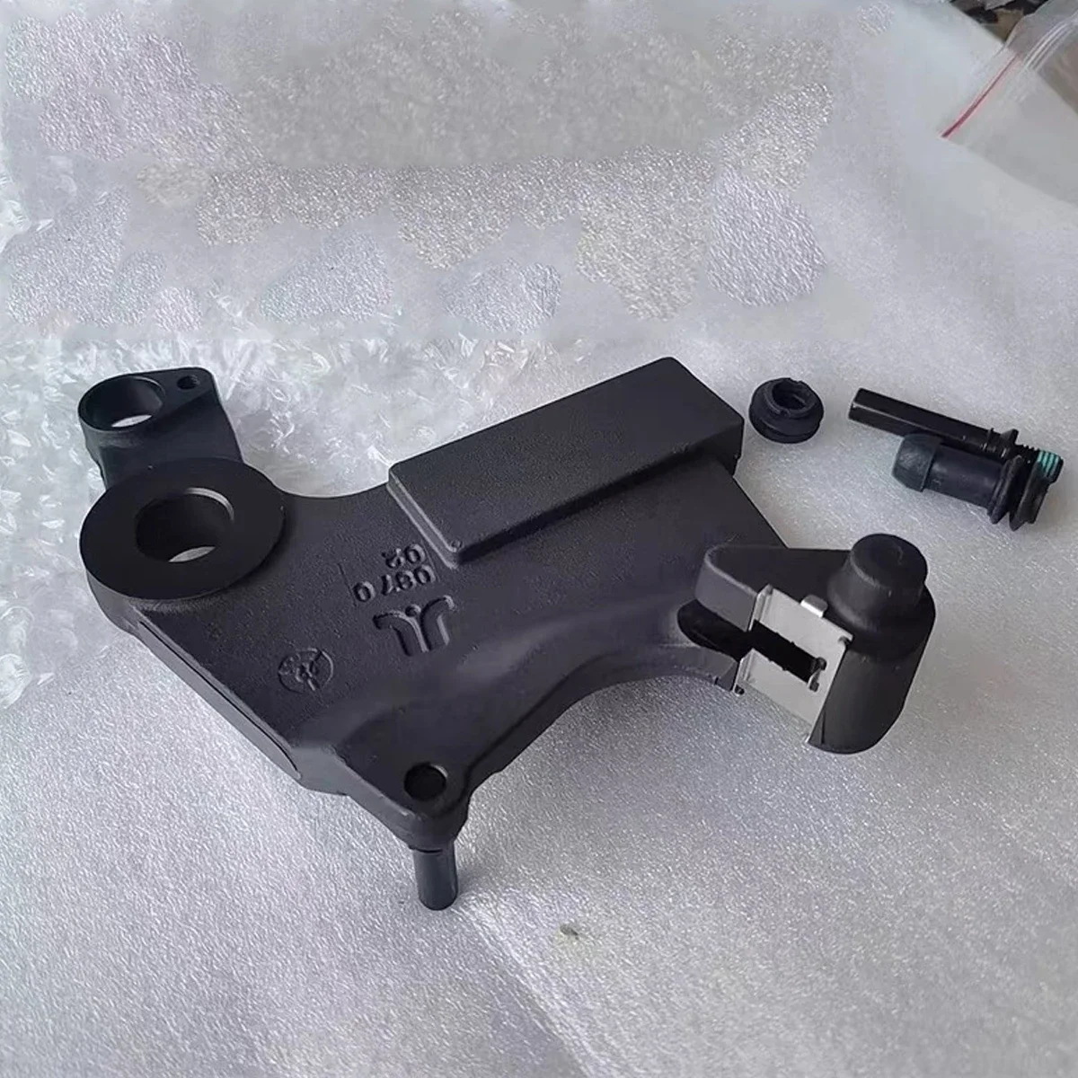 Installation bracket for motorcycle rear brake caliper and rear brake pump Fit For CFMOTO 400NK 650NK 650MT 400GT 650GT