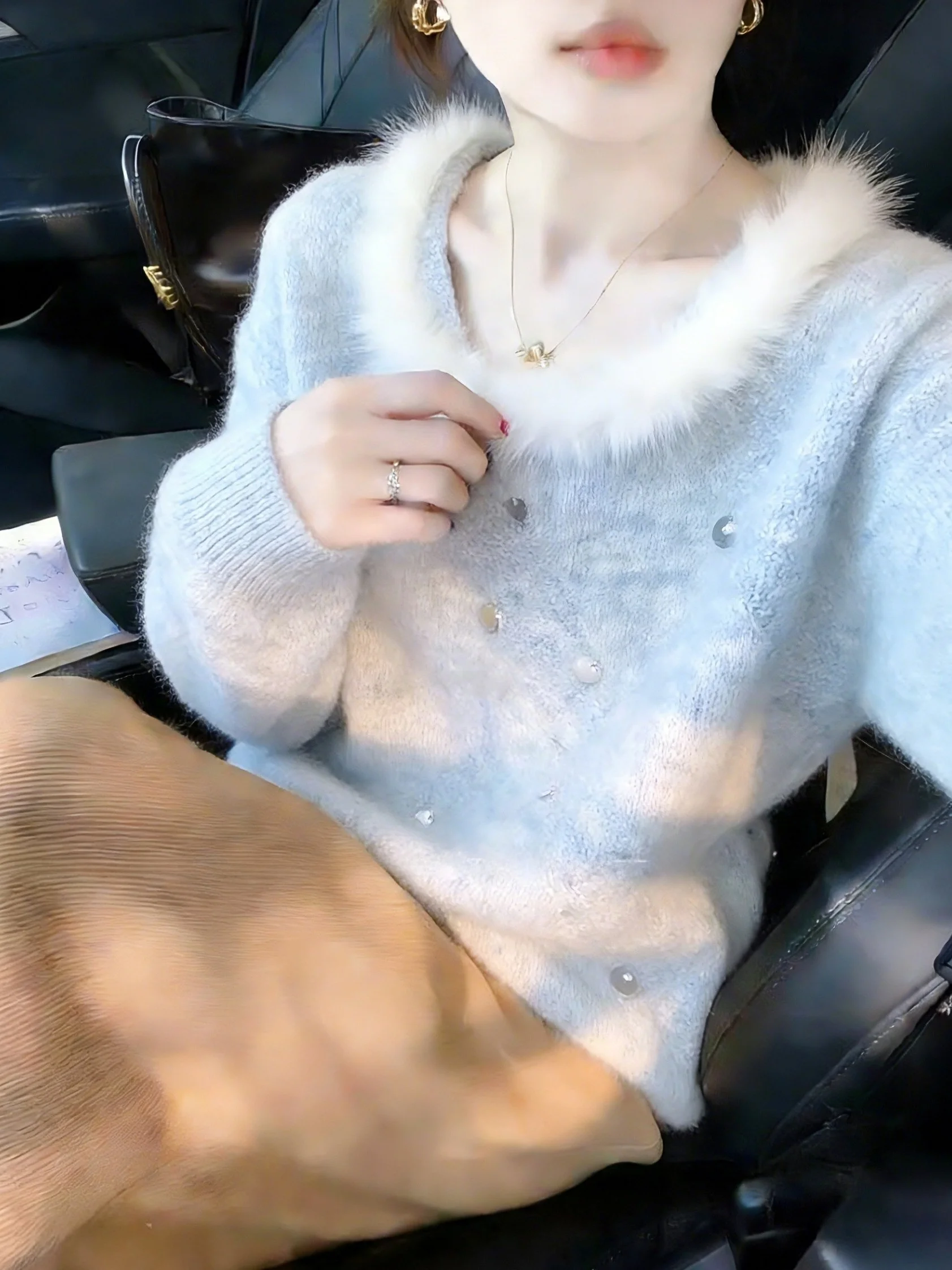 

Spring 2026 Women's Soft Sle Blue Fur Collar Sequin Knitted Sweater Lazy Faion High End Feeling Long Sve round Ne Top