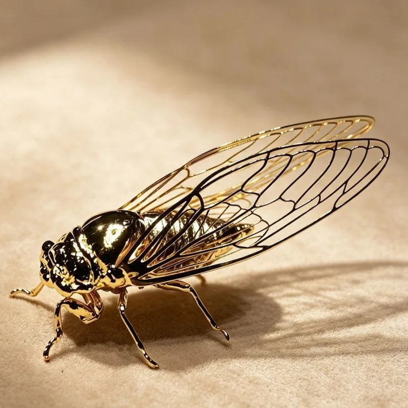 Gold Cicada Figurine Insect Statue Vintage Desktop Ornament Mini Animal Sculpture Home Office Desk Shelf Decor Gift