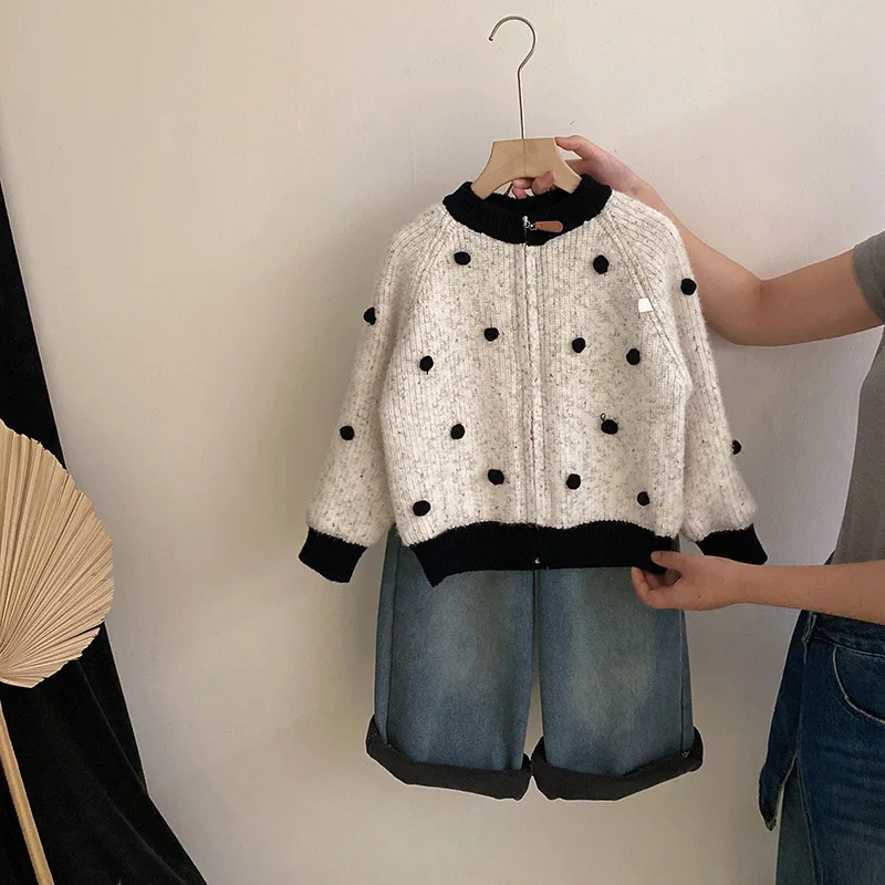 

Girls Sweater Autumn and Winter 2025 New Polka Dot Contrast Color Thickened Sweater and Fleece Jeans Two-Piece Set