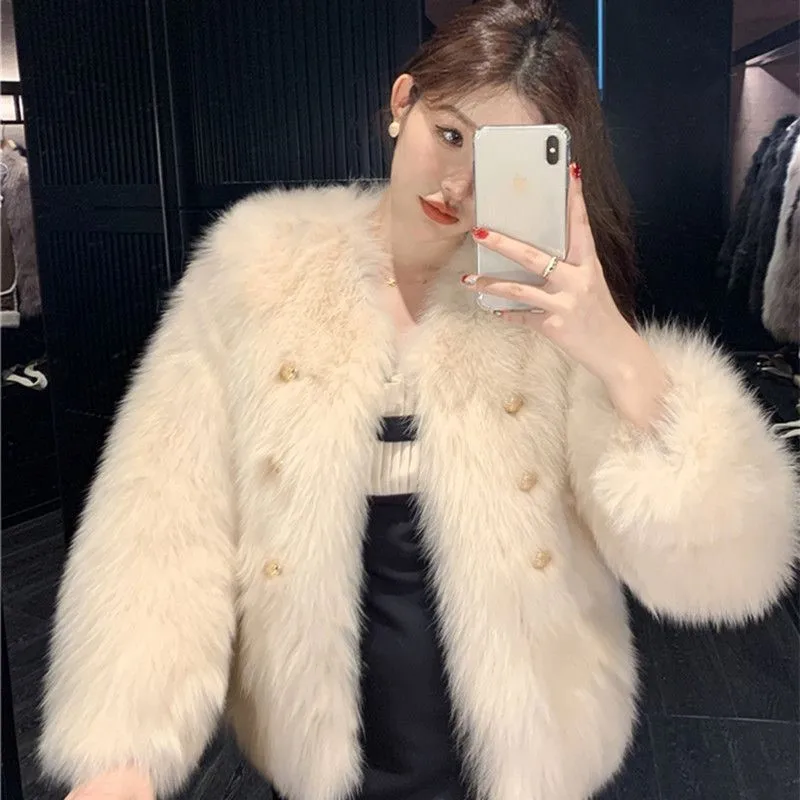 

A new style of women's fur and coat with thick warm fashionable buttons