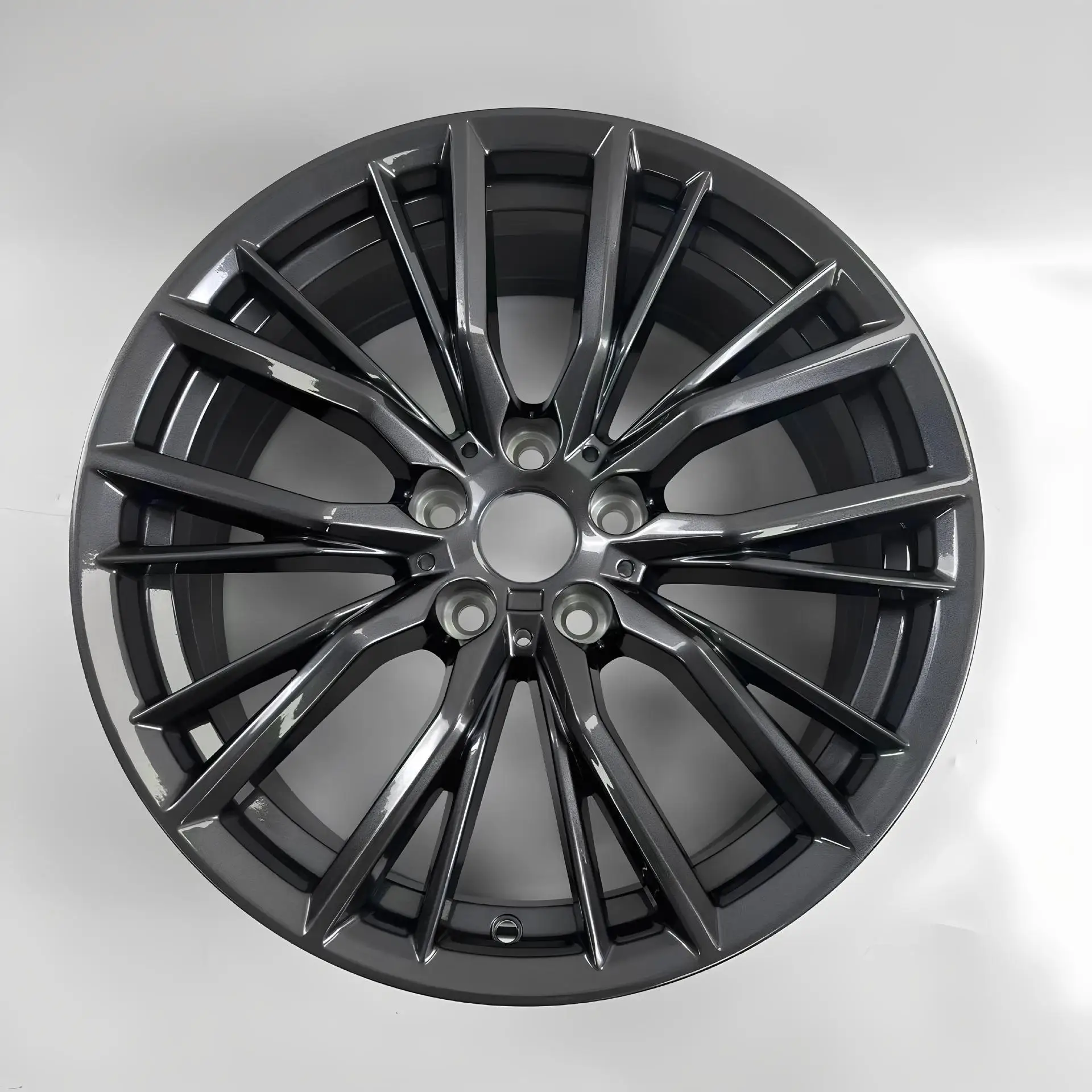 

The list price is oneApplicable to:Suitable for BMW 3 Series wheels, original 18-inch, wheel hub front and rear with wheel hub o