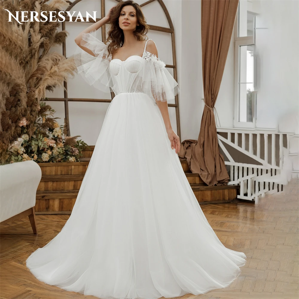 

Nersesyan Glitter Lace Wedding Dresses A-Line Ruched Spaghetti Straps 3D Flowes Bridal Gowns Pleats Backless Princess Bride Gown