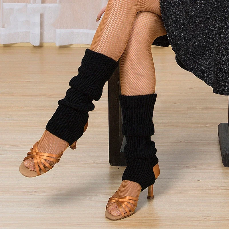 2026 Latin Dance Zubehör Frauen Lange Socken Schwarz Gestrickte Socken Abdeckungen Erwachsene Tanzen Ornament Cha Cha Rumba Tanz Tragen