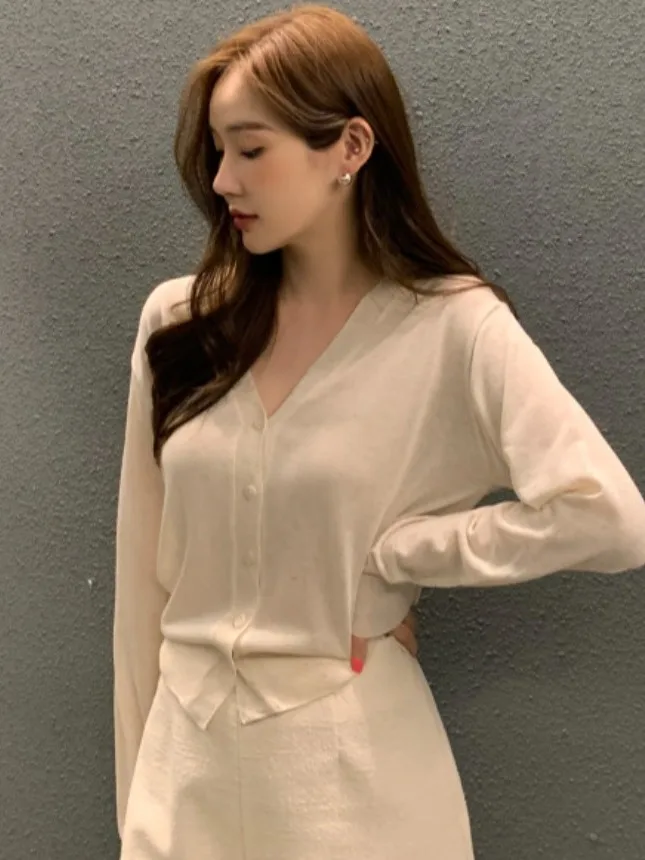 세련된 여름 얇은 긴 소매 v 넥 싱글 버튼 니트 스웨터 젊은 여성을위한 태양 보호 슬리밍 카디건 겉옷