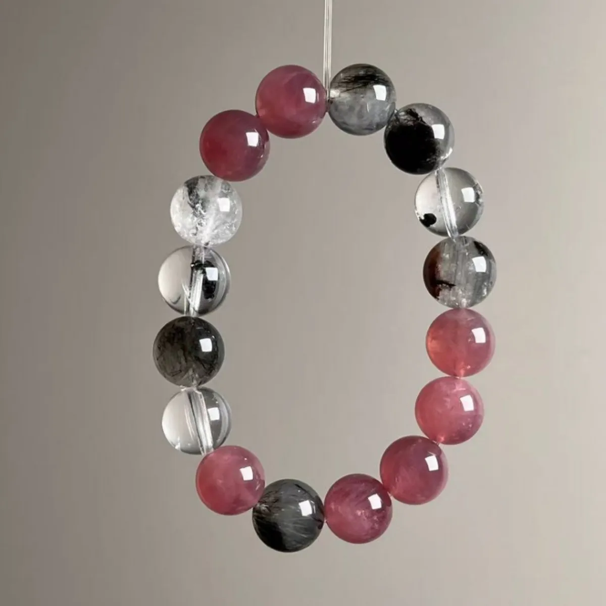 

Natural Strawberry Crystal Duobao Crystal Bracelet Women's Light Luxury Fashion Bracelet Niche Design