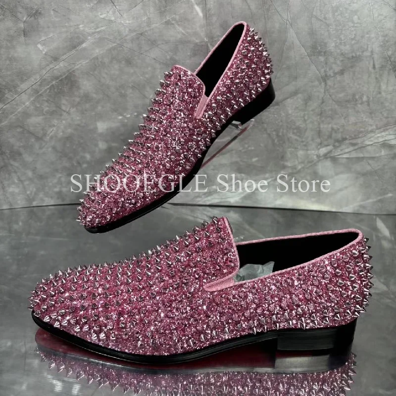 

Newest Fashion Men Handmade Studs Spike Shoes Purple Glitter Loafers Shoes Business Runway Shining Rivets Party Wedding Shoes