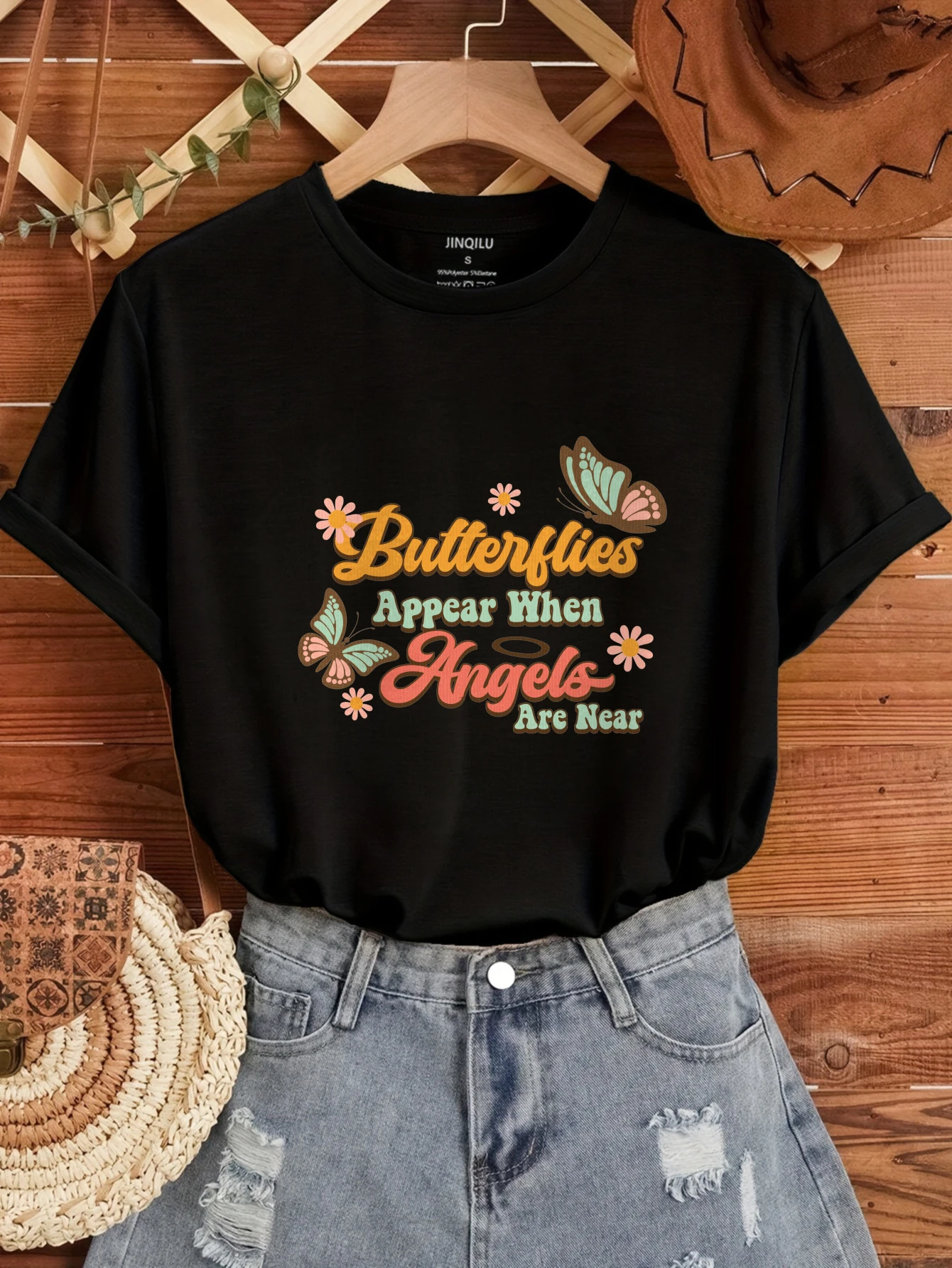 

2025 г., летняя повседневная женская футболка с английским принтом и бабочкой, мягкая модная футболка, удобный топ для женщин до 24 лет