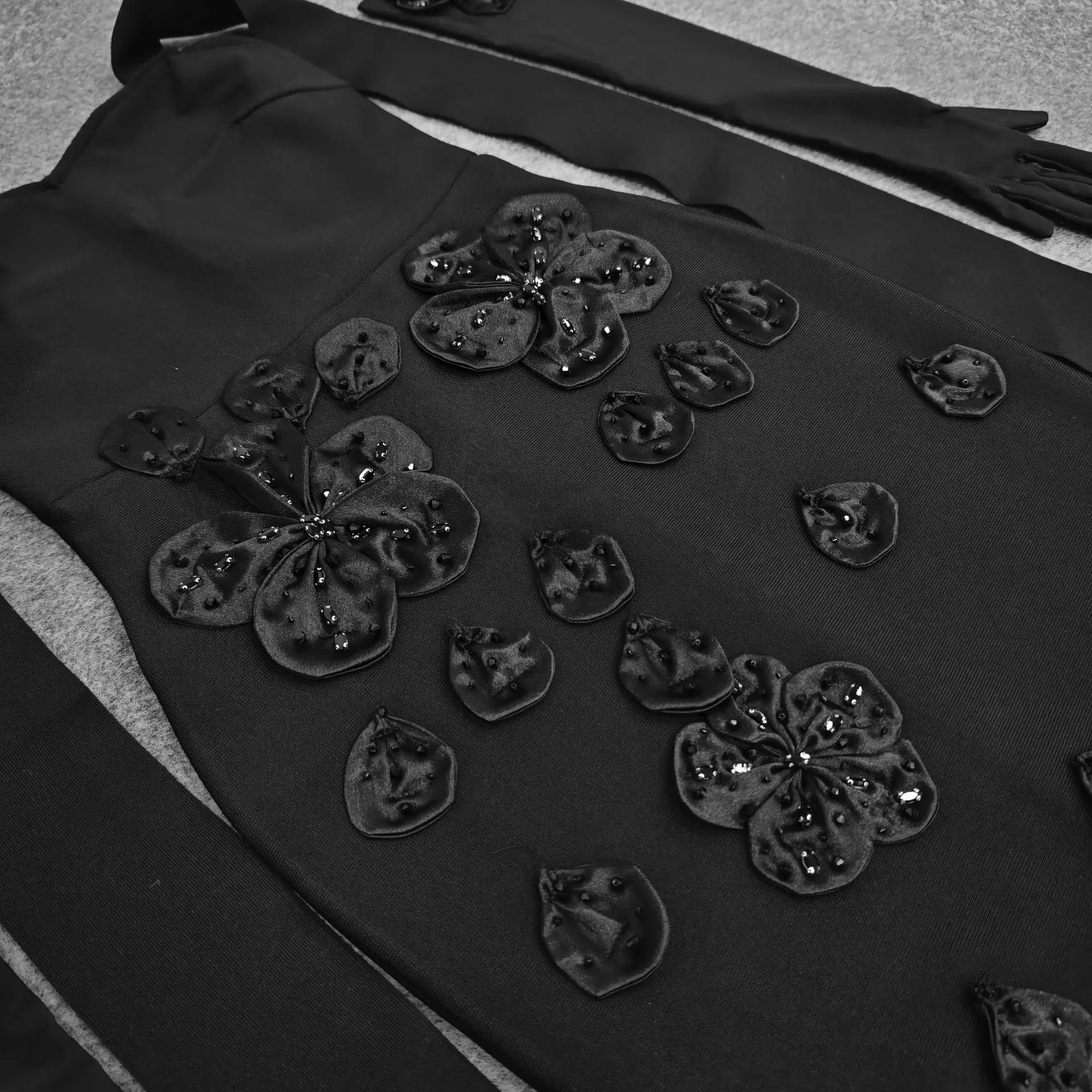 Seksowna sukienka bandażowa z kwiatowym wzorem, wiązana na szyi, dopasowana, z rękawiczkami, damska, elegancka, na wieczór, studniówkę, do klubu, na urodziny, imprezę, do klubu nocnego.