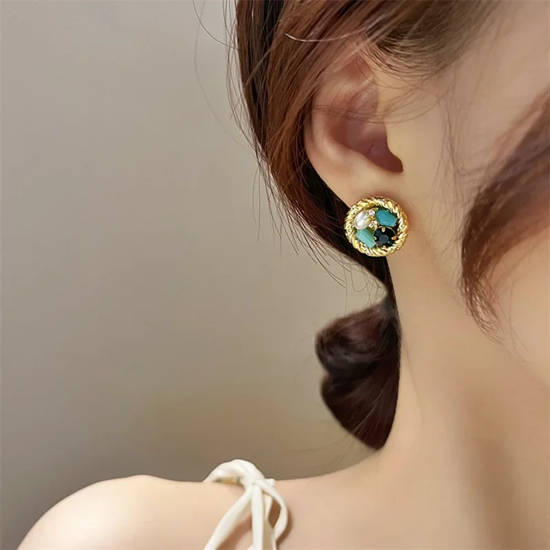 2022 New Fashion Pearl Clip on Earrings No Piercing Female Stylelish Small Gentle Simple Round Green Stone Ear Clips Earrings