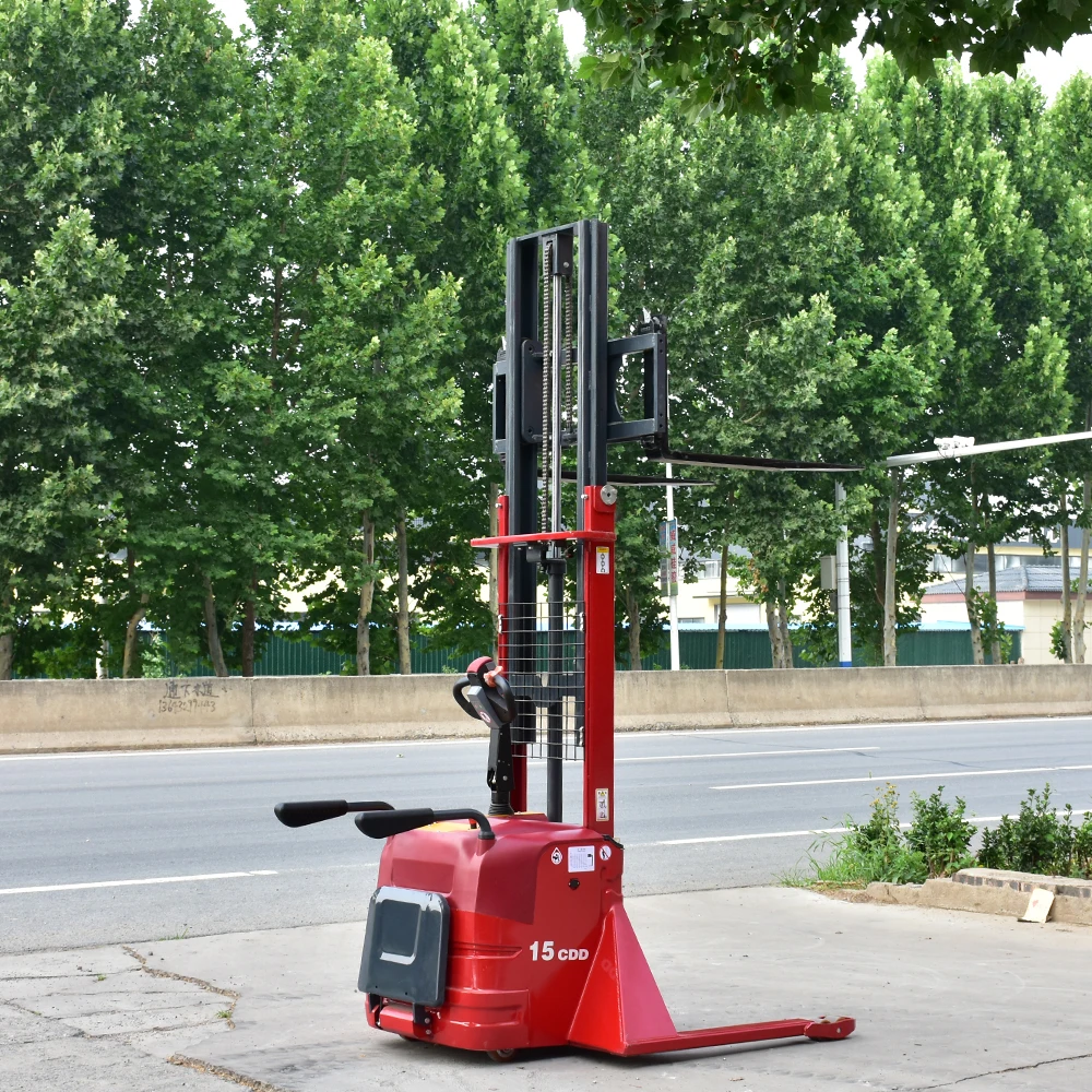 

Электрический штабелер 1500 кг, красный, с расширенными вилами для крупногабаритных грузов, плавная работа