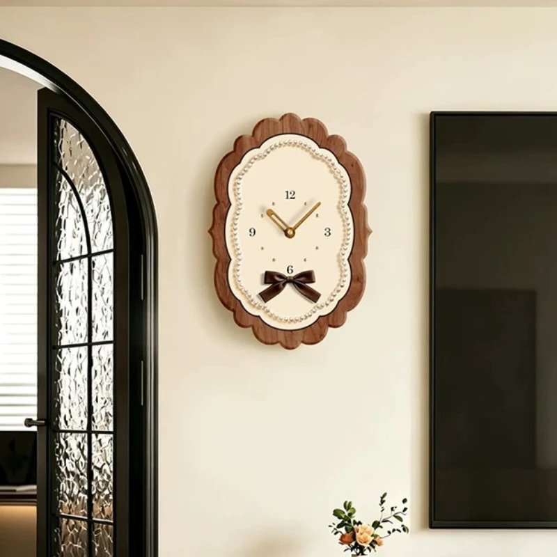 Vintage Luxury Wall Clocks Nordic Minimalist Aesthetic Design Wall Watch Creative Living Room Horloge Murale Room Decorations