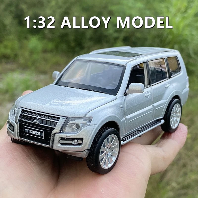 1:32 Mitsubishi PAJERO Alloy Car Model Diecasts Metal Toy Vehicles Car Model Simulation Sound and Light Collection Toy Gift