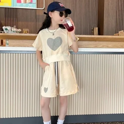 2026 summer girls Clothes Child set short sleeve heart Suit Teen loose t shirt crop top + loose hot pants 4 8 10 12 14 years