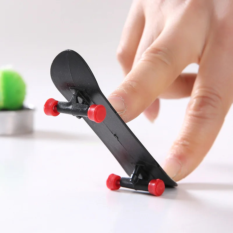 Willekeurige Afdrukken Professionele Legering Stand Toets Skateboard Mini Vinger Boards Skate Truck Vinger Skateboard Voor Kid Speelgoed