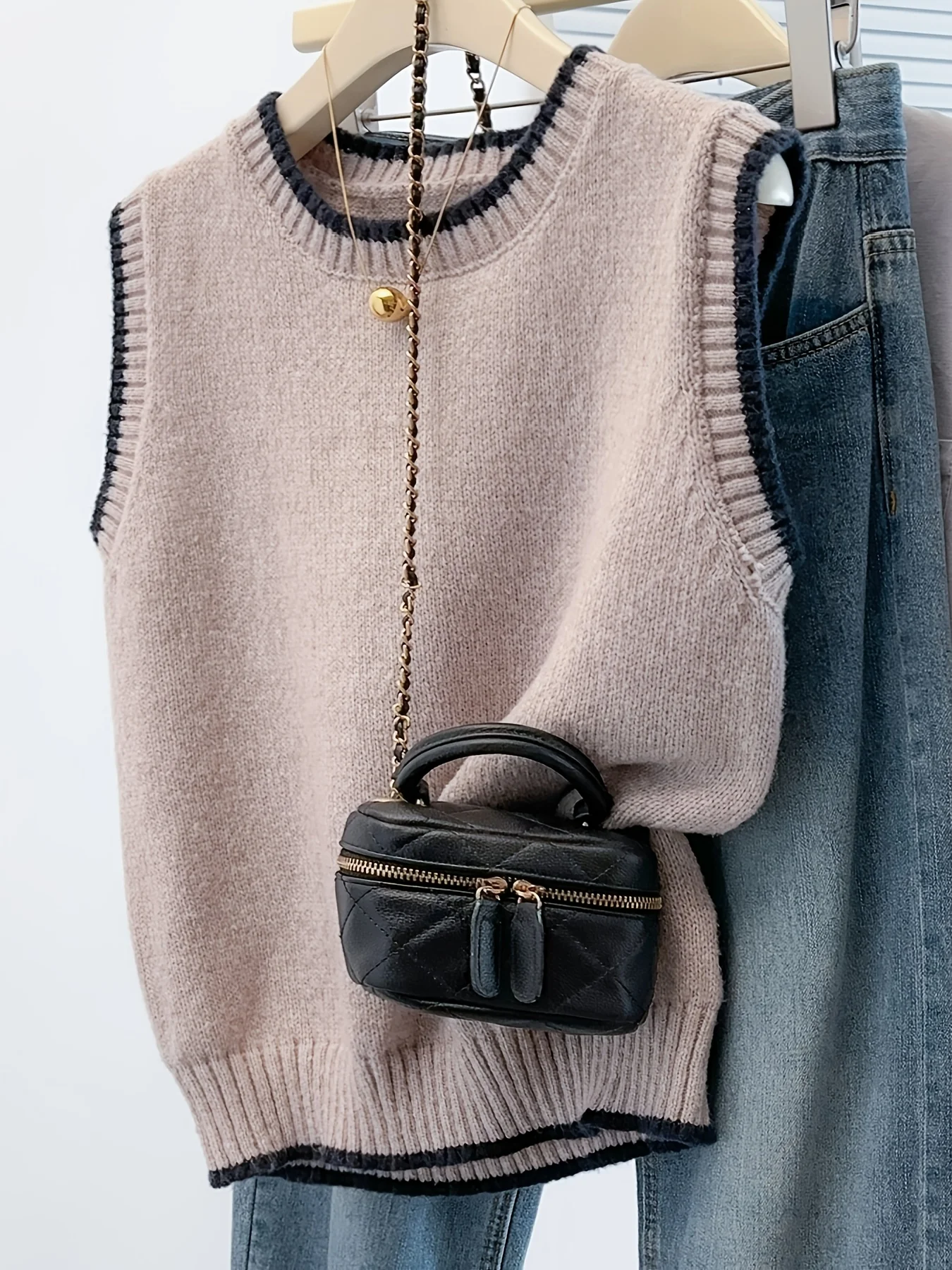 

Women's Round Neck Sweater Vest for Spring & Autumn, Casual Elegant Color Block Trim Knit Waistcoat, Versatile Fashion Women's K