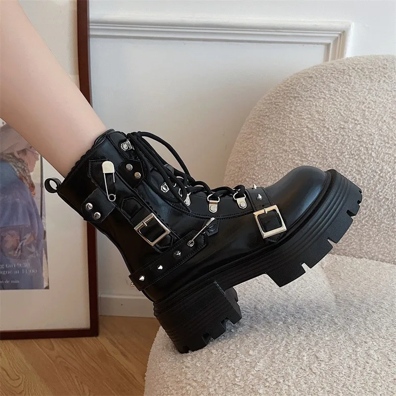 Fashion New Women's Biker Boots Patent Leather Breathable Zipper Lolita Platform Boots 2023 Winter New Retro Gothics Boots