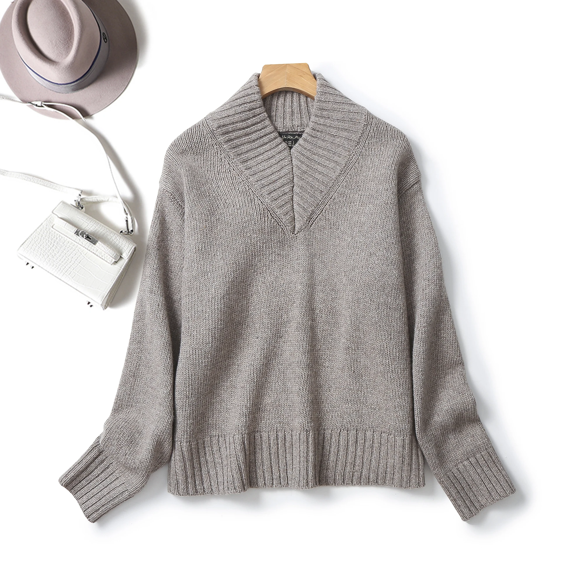 Ethereal MD 2023 autumn new style of French simple commuter style wool blend high V-neck sweater