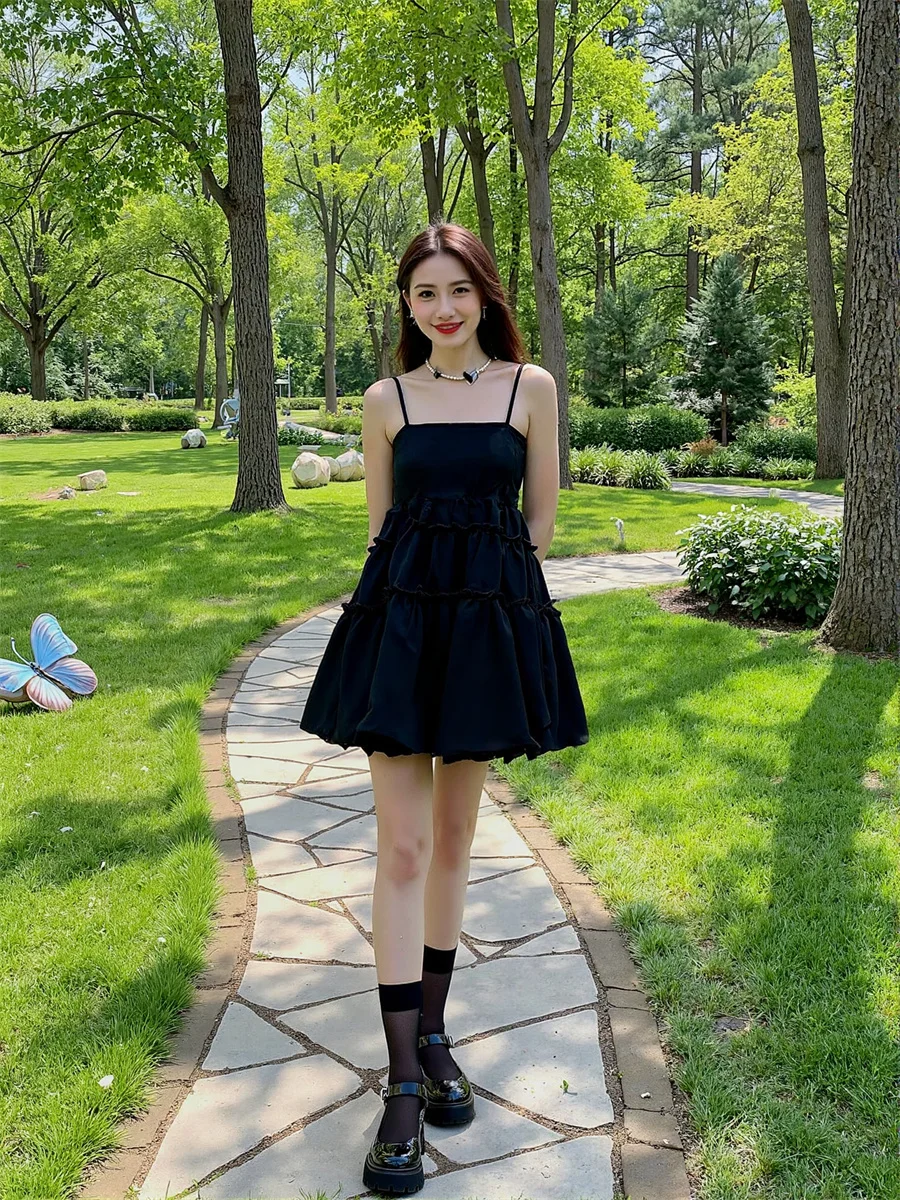 فساتين نسائية قصيرة أنيقة بحزام سباغيتي نحيف صيفي بفتحة جانبية عالية فتحة مقسمة مقسمة بفتحة مفرغة