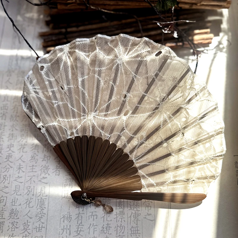 Lace Embroidery Flower Folding Fan Mini Shell Shape Chinese Hanfu Hand Fan Home Decor Wedding Crafts Fans Party Accessories