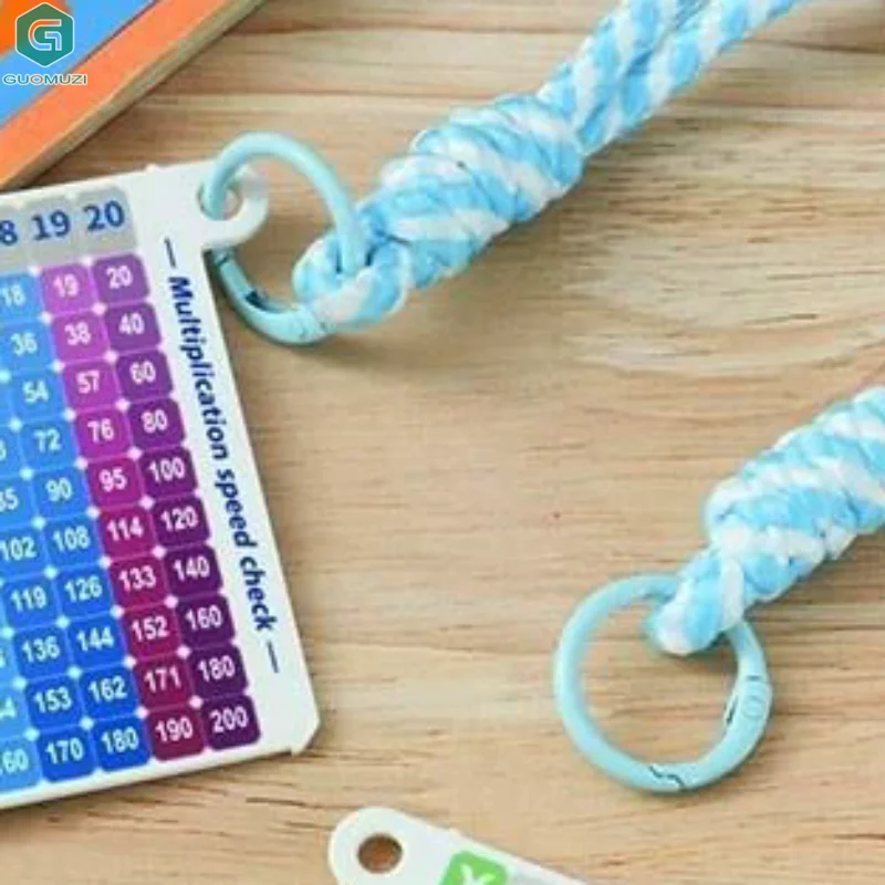 Carte de recherche rapide de la table de multiplication, éducatif en mathématiques, portable, ludique, avec dessins animés, porte-clés de la multiplication
