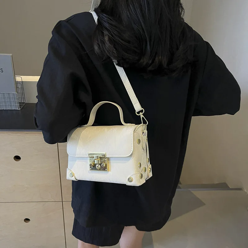 

Осенняя квадратная сумка 202, текстурированная женская сумка через плечо, модная сумка через плечо, универсальная сумка «день-ночь», шикарная сумка на ремне ​