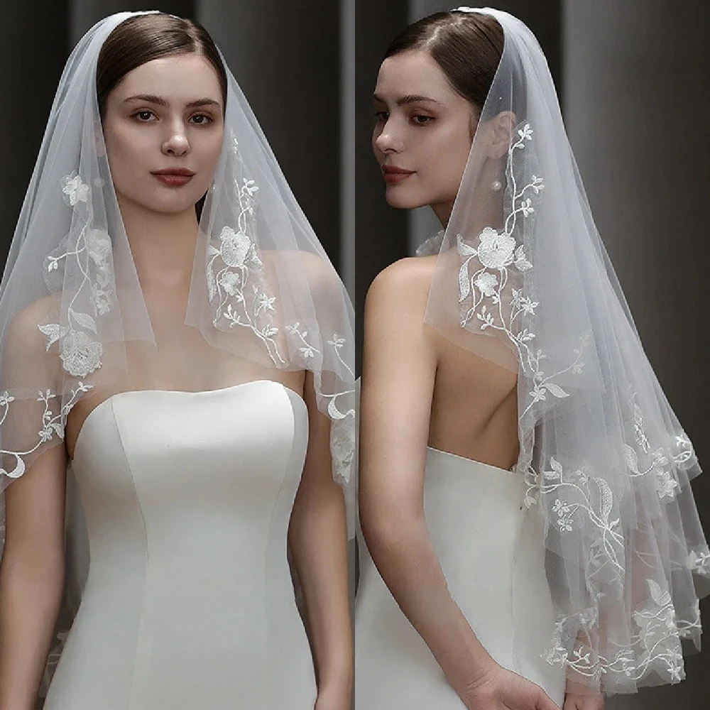 

Noble Wedding Veils with Comb Two Layers Lace Appliques Short Bride Veil Women Bridal Headpiece Wedding Accessory Customized