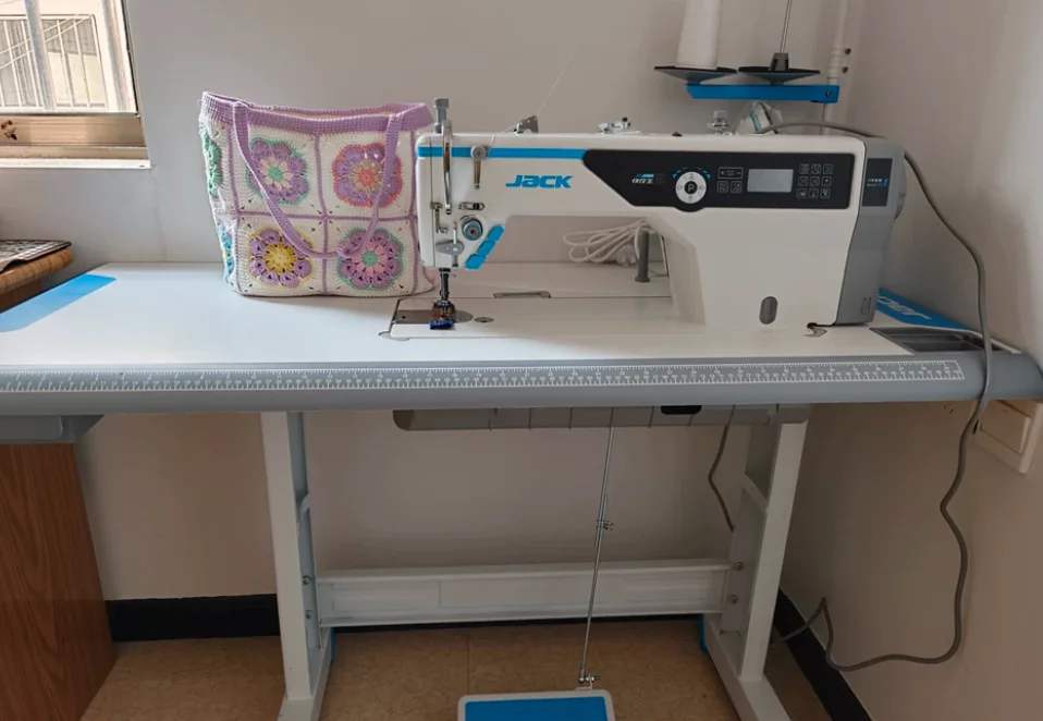 Best High Quality Jack A5E High Speed Flat Seam Computer Direct Drive Sewing Machine