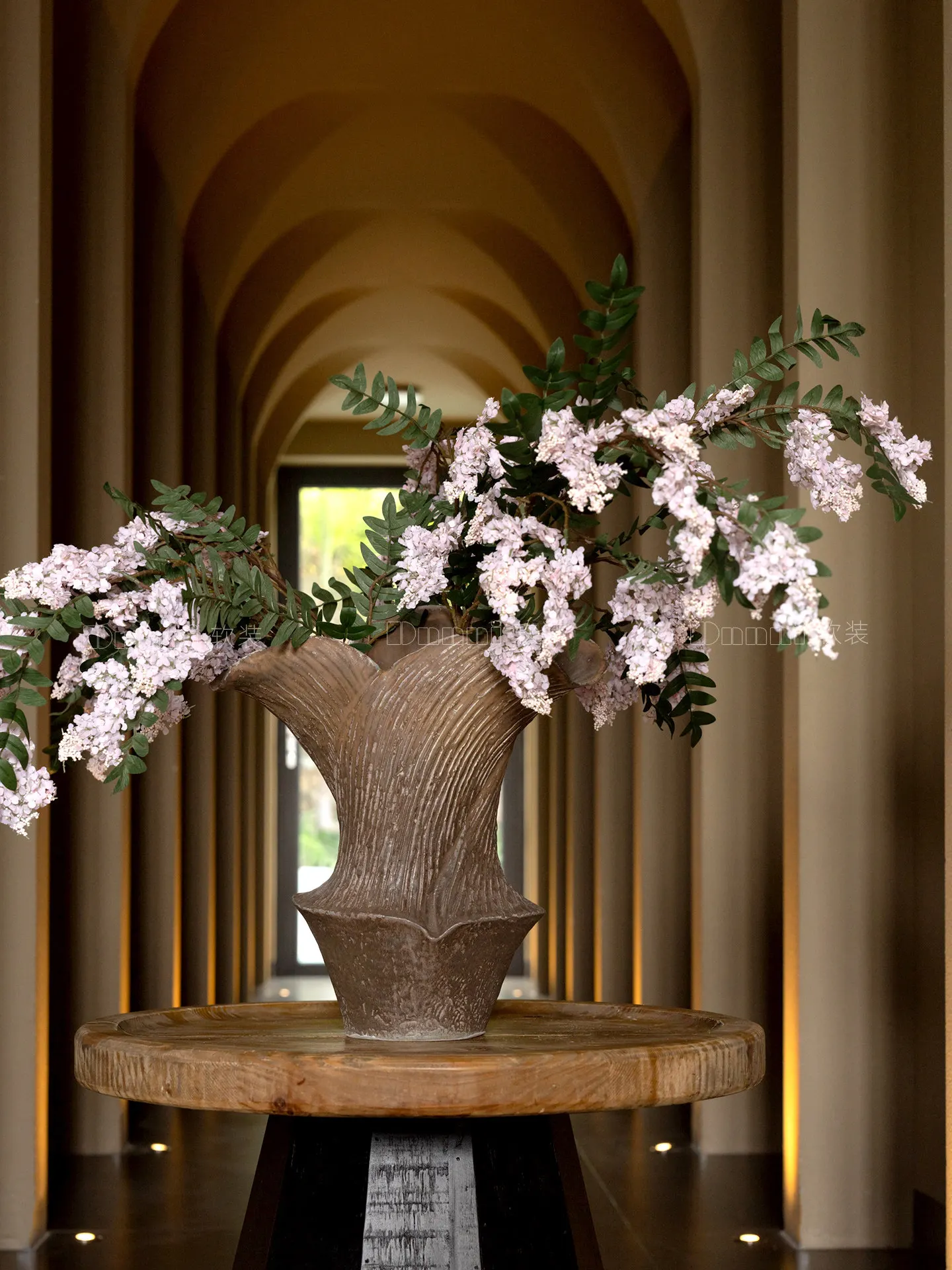 Flower art ceramic flower ware home decoration ornament model room B & B villa living room dining room flower arrangement