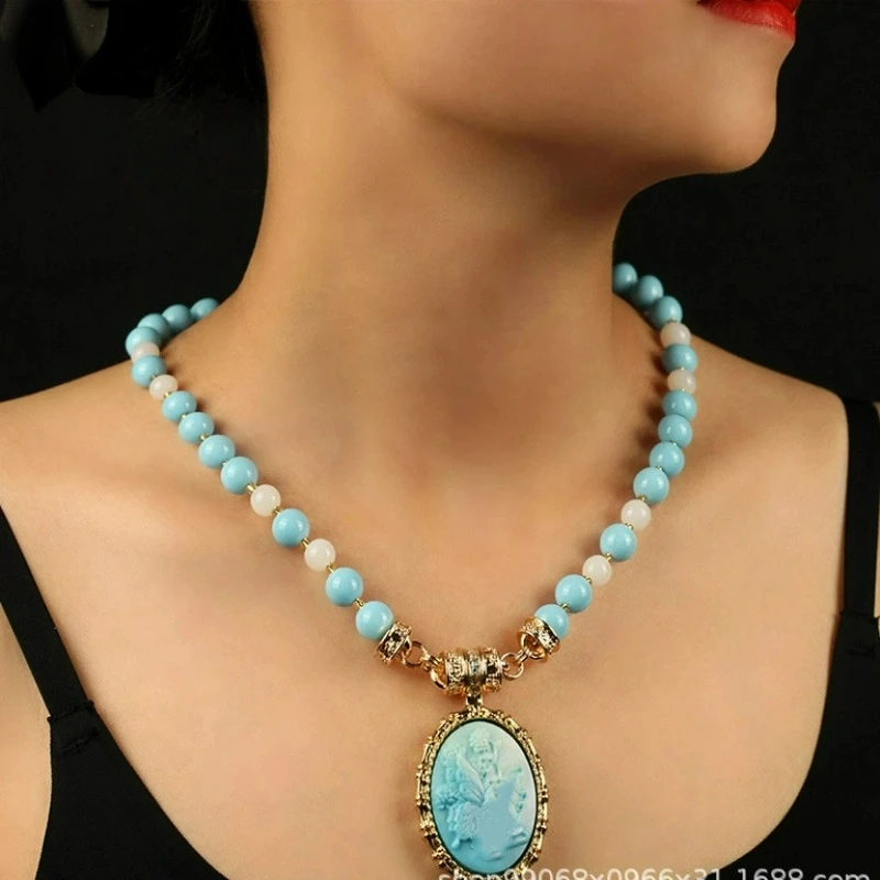 New Magnetic Buckle Design of the Middle-aged Jewelry Elegant Light and Luxurious, Versatile Niche Exquisite High-end Necklace