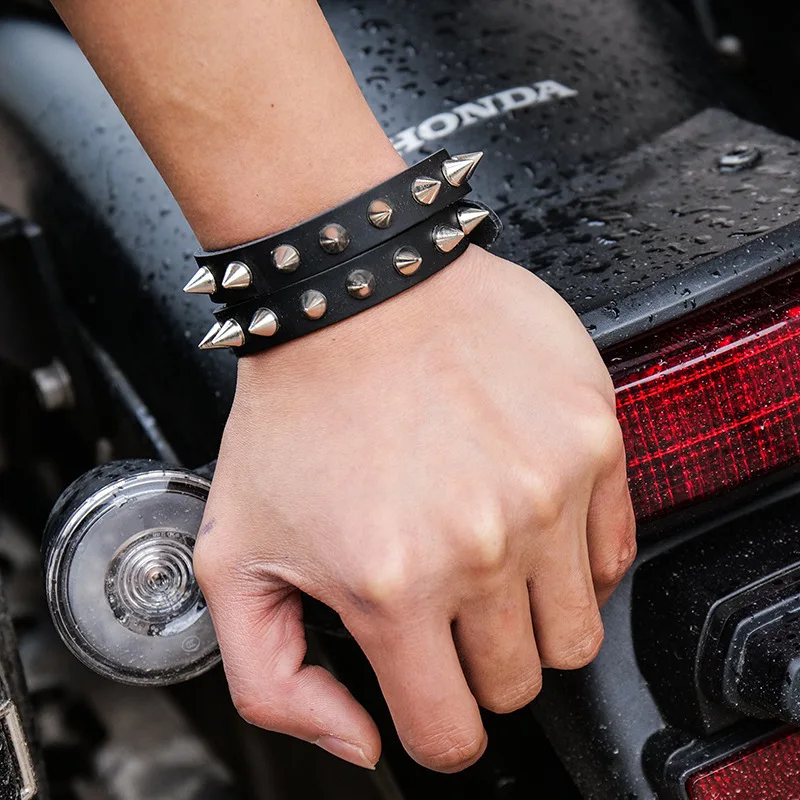 

bracelet rivets Punk Black Bracelet Unique One-row Spike Rivet Bracelets PU Metal Wristband Adjustable Bangles