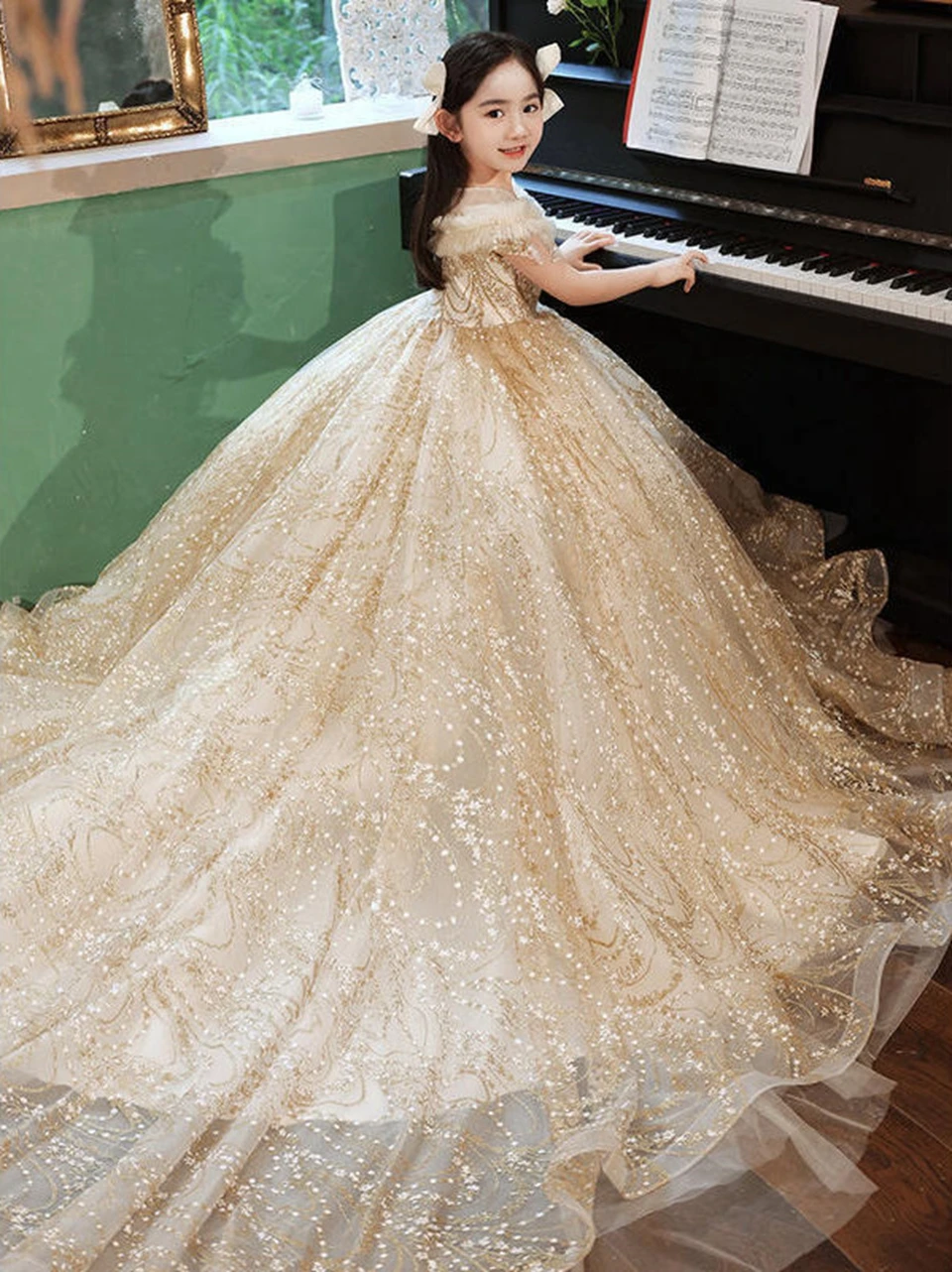 Vestidos de flores con lentejuelas brillantes para niña, ropa de boda de lujo, línea A de princesa, actuación de Piano, primera comunión, champán, 2023