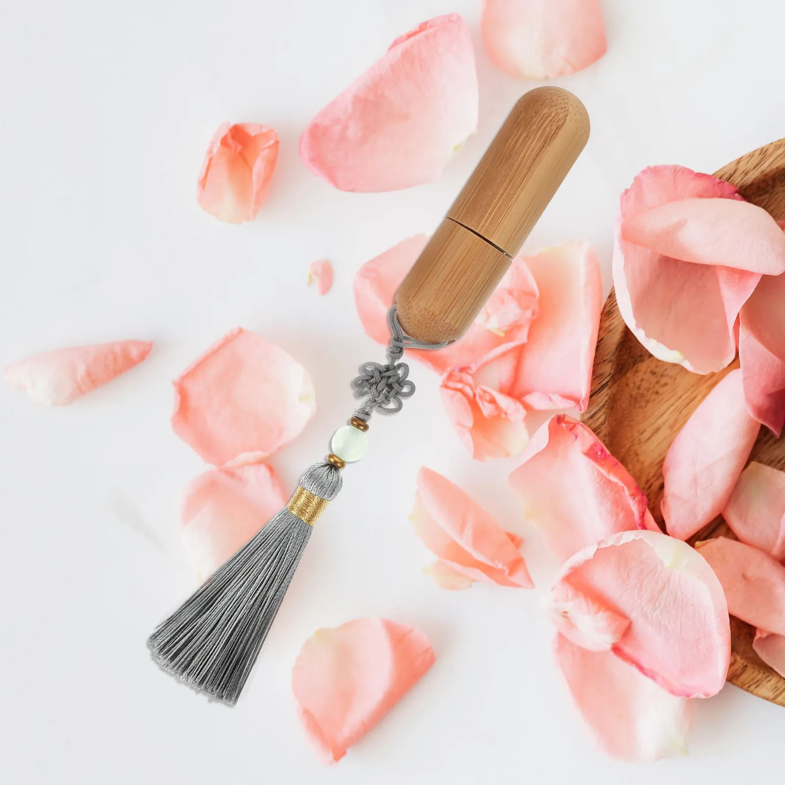 

Chinese Style Bamboo Roll-on Bottle Thickened Glass Essential Oil Perfume Sub-Packaging Container Tassel Portable Dispenser