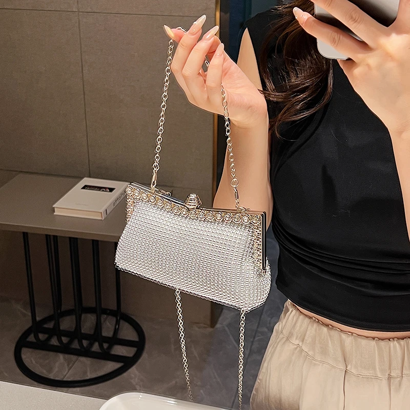 Chains Diamonds Solid Metal Hasp Fashion Pvc Shoulder Bags 2024 Hot Sale Personality Handbag for Women Bolsos De Señora Bolso