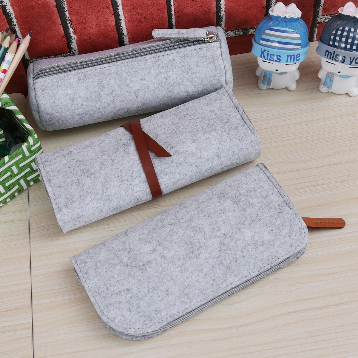 

3 Pcs Stationery Bag Set Felt Organizer Makeup Zipper Pencil Case with Strap Pouch