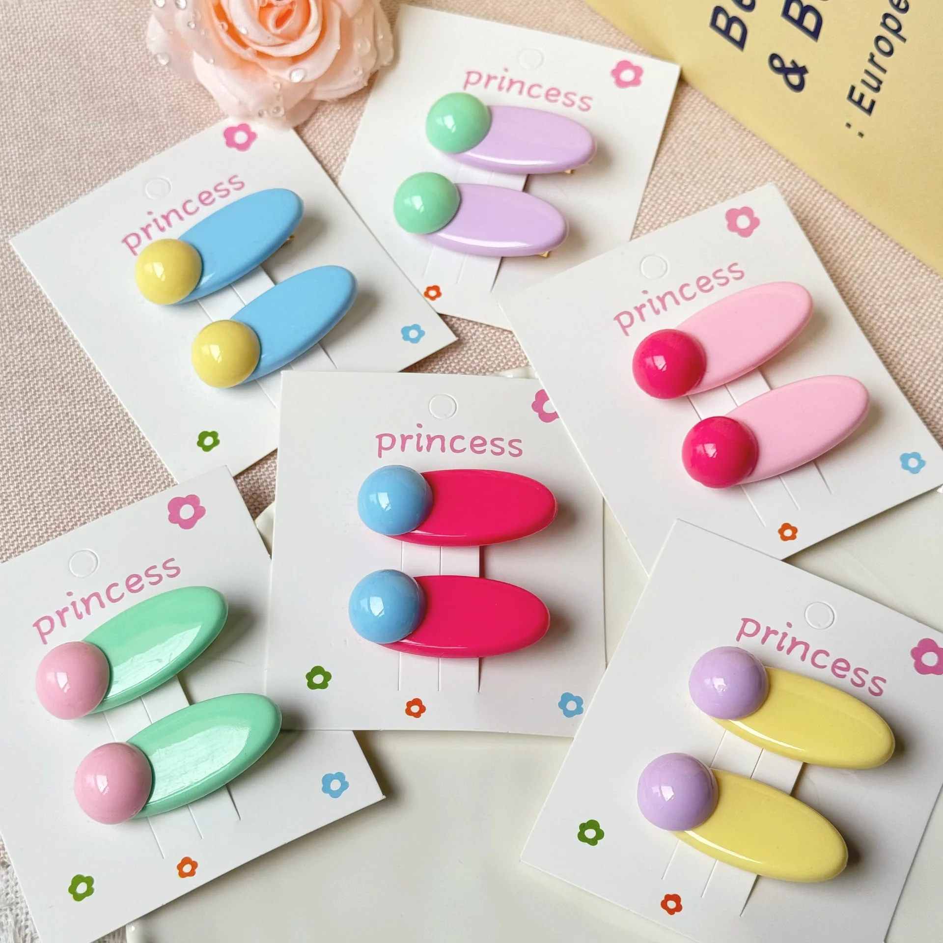 

Korean Duckbill Clips 2PCS Color Block Beaded Snap Dopamine Hair Clips Cute Bangs Tamer for Women Flyaway Control Accessories