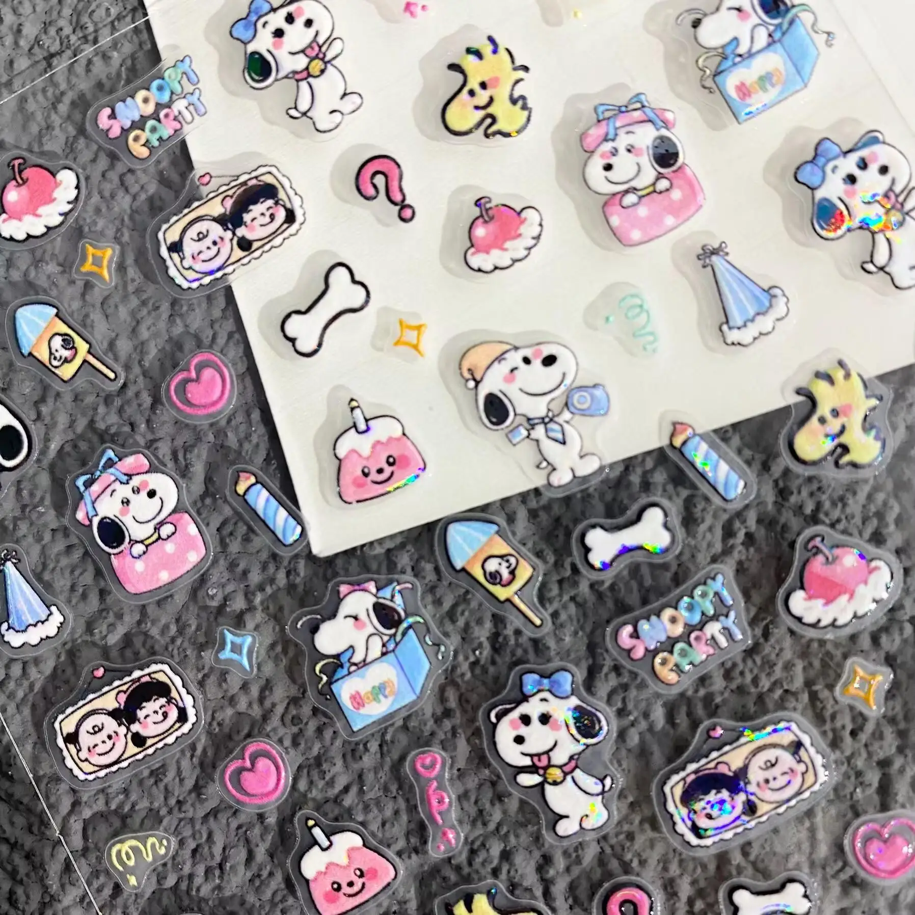 스누피 만화 귀여운 주변 네일 아트 스티커 여자를위한 높은 외관과 2 차원 DIY 네일 장식 스티커