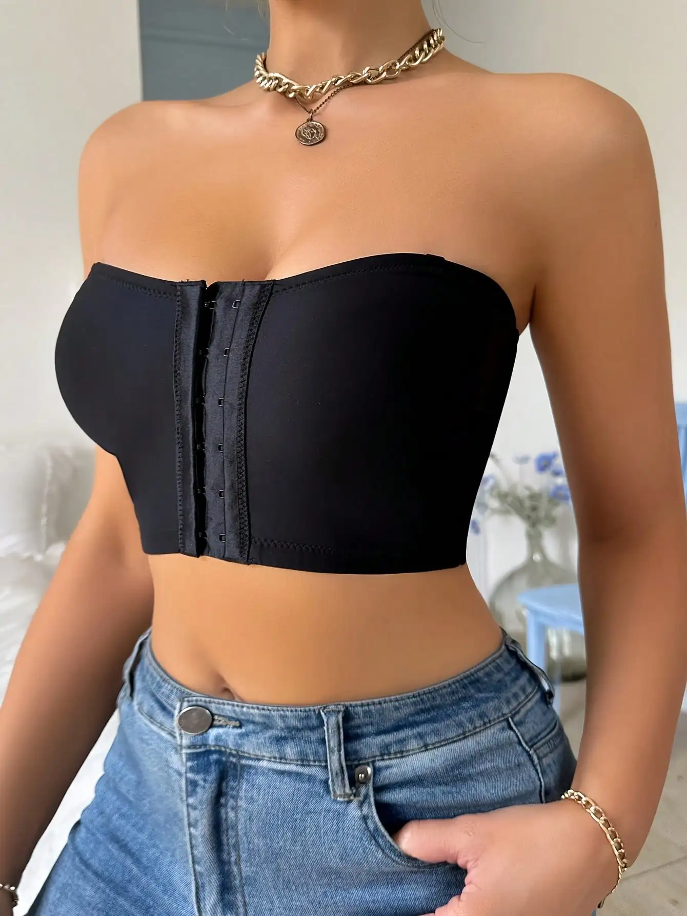 Women\'s glossy thin bottom front buckle wearable lingerie with detachable shoulder straps for chest-wrapping without wires