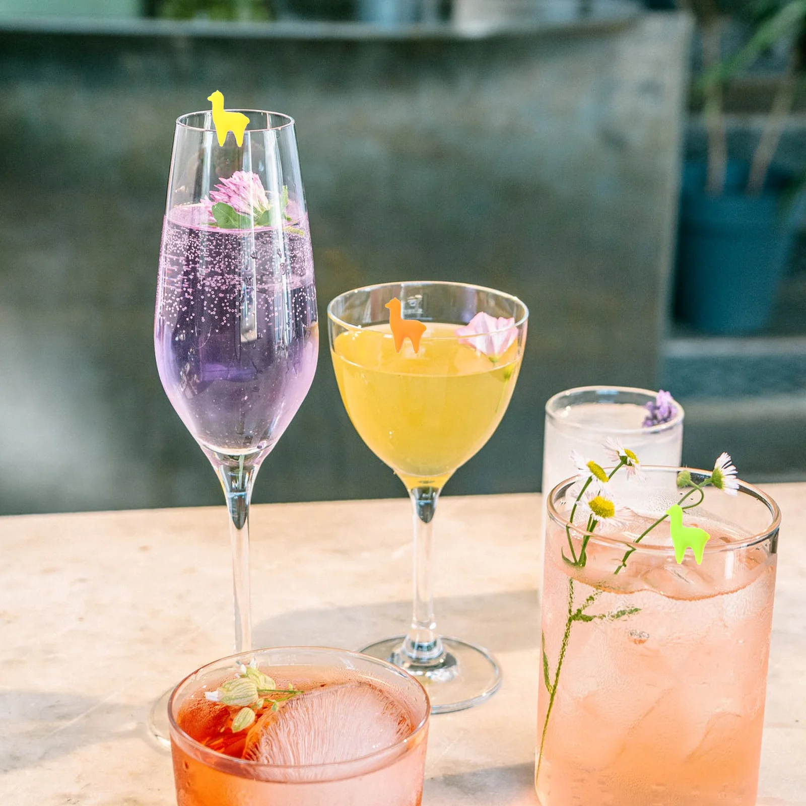 

6Pcs Silicone Wine Glass Drink Markers Creative Animal Shape Decorative Charms Glass Identifiers Reusable Silicone Wine Charms