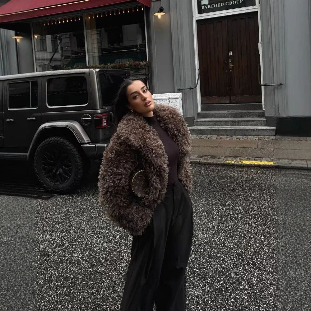 Fleece winter dames nepbontjas vintage bruine zakken vrouwelijke lamswol uitloper harige kraag kunstmatige nepbontjas voor dames